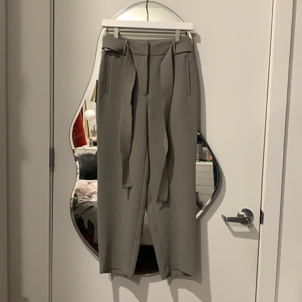 Wilfred Cropped Sage Gray Pants